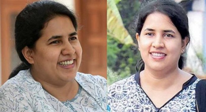 മാസപ്പടി കേസ് ; കരിമണൽ കമ്പനി സി എം ആർ എൽ ഉദ്യോഗസ്ഥർക്ക് സീരിയസ് ഫ്രോഡ് ഇൻവെസ്റ്റിഗേഷൻ സമൻസ് നൽകി മാസപ്പടി കേസ് ; കരിമണൽ കമ്പനി സി എം ആർ എൽ ഉദ്യോഗസ്ഥർക്ക് സീരിയസ് ഫ്രോഡ് ഇൻവെസ്റ്റിഗേഷൻ സമൻസ് നൽകി