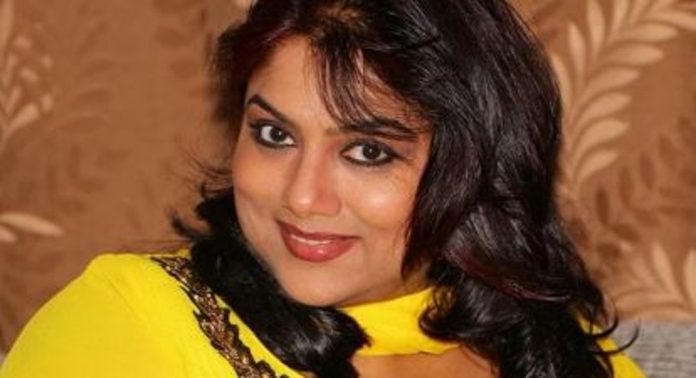 ഹേമ കമ്മിറ്റി റിപ്പോർട്ട് ; നടി രഞ്ജിനിയുടെ ഹർജി ഹൈക്കോടതി ഇന്ന് പരിഗണിക്കും ഹേമ കമ്മിറ്റി റിപ്പോർട്ട് ; നടി രഞ്ജിനിയുടെ ഹർജി ഹൈക്കോടതി ഇന്ന് പരിഗണിക്കും