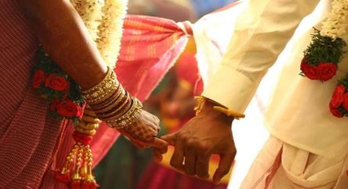 ഇനി വീഡിയോ കോണ്ഫറന്സ് വഴി വിവാഹം രജിസ്റ്റര് ചെയ്യാം ; ഉത്തരവിറക്കി മന്ത്രി എം ബി രാജേഷ് ഇനി വീഡിയോ കോണ്ഫറന്സ് വഴി വിവാഹം രജിസ്റ്റര് ചെയ്യാം ; ഉത്തരവിറക്കി മന്ത്രി എം ബി രാജേഷ്