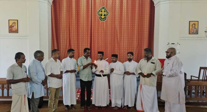 വയനാട് ദുരന്തത്തിൽ ജീവൻ പൊലിഞ്ഞവർക്ക് പ്രണാമം അർപ്പിച്ചു വയനാട് ദുരന്തത്തിൽ ജീവൻ പൊലിഞ്ഞവർക്ക് പ്രണാമം അർപ്പിച്ചു