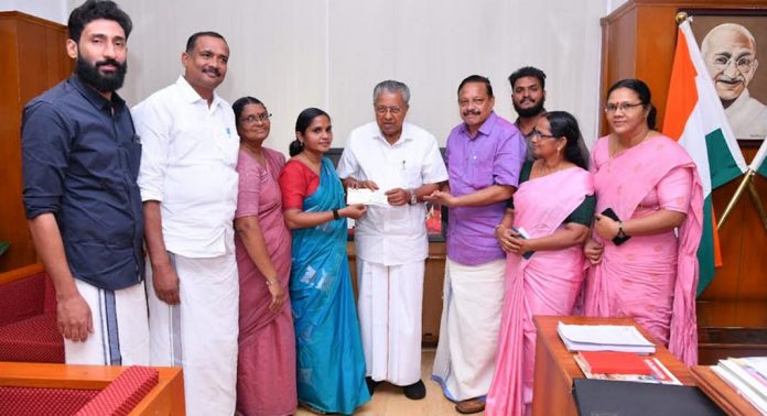 മുഖ്യമന്ത്രിയുടെ ദുരിതാശ്വാസനിധി ; ഒരു കോടി രൂപ കൈമാറി പത്തനംതിട്ട ജില്ലാ പഞ്ചായത്ത് മുഖ്യമന്ത്രിയുടെ ദുരിതാശ്വാസനിധി ; ഒരു കോടി രൂപ കൈമാറി പത്തനംതിട്ട ജില്ലാ പഞ്ചായത്ത്