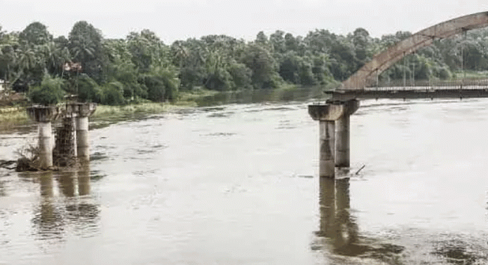 കോഴഞ്ചേരി പുതിയ പാലം നിർമാണം ഇഴയുന്നു കോഴഞ്ചേരി പുതിയ പാലം നിർമാണം ഇഴയുന്നു