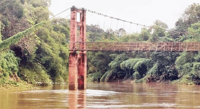ഉപയോഗശൂന്യമായി നൂലുവേലിക്കടവ് തൂക്കുപാലം ഉപയോഗശൂന്യമായി നൂലുവേലിക്കടവ് തൂക്കുപാലം