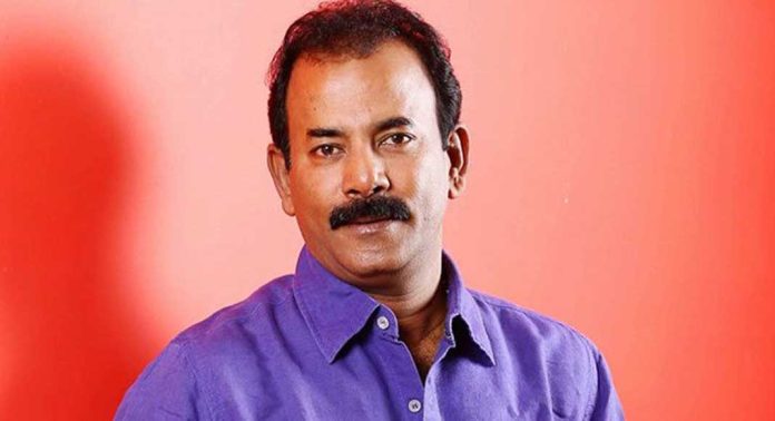 ഹിന്ദുവാണോ മുസ്ലിമാണോ എന്ന് ചോദിക്കുന്നത് കശ്മീരിലെ മുസ്ലിംകൾ ഹിന്ദുക്കളെ തിരഞ്ഞുപിടിച്ച് കൊല്ലുകയാണെന്ന് തോന്നിപ്പിക്കാൻ വേണ്ടി : മേജർ രവി ഹിന്ദുവാണോ മുസ്ലിമാണോ എന്ന് ചോദിക്കുന്നത് കശ്മീരിലെ മുസ്ലിംകൾ ഹിന്ദുക്കളെ തിരഞ്ഞുപിടിച്ച് കൊല്ലുകയാണെന്ന് തോന്നിപ്പിക്കാൻ വേണ്ടി : മേജർ രവി