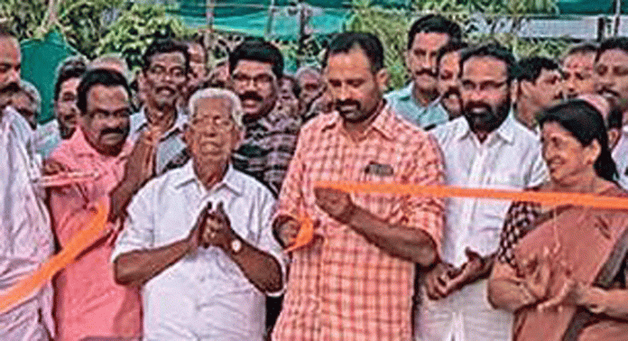 ഓച്ചിറ ക്ഷേത്രത്തിലെ നക്ഷത്രവനം തുറന്നു ഓച്ചിറ ക്ഷേത്രത്തിലെ നക്ഷത്രവനം തുറന്നു