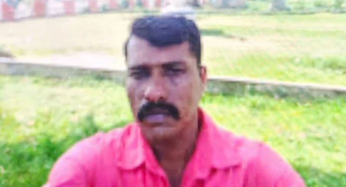 പ്രായപൂര്ത്തിയാകാത്ത ആണ്കുട്ടിയെ പീഡിപ്പിച്ചു ; പോലീസുകാരന് അറസ്റ്റില് പ്രായപൂര്ത്തിയാകാത്ത ആണ്കുട്ടിയെ പീഡിപ്പിച്ചു ; പോലീസുകാരന് അറസ്റ്റില്