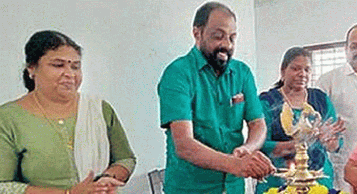കുടുംബശ്രീ ജില്ലാ മിഷൻ നടത്തിയ തയ്യൽ പരിശീലനത്തിന്റെ സർട്ടിഫിക്കറ്റ് വിതരണം നടന്നു കുടുംബശ്രീ ജില്ലാ മിഷൻ നടത്തിയ തയ്യൽ പരിശീലനത്തിന്റെ സർട്ടിഫിക്കറ്റ് വിതരണം നടന്നു