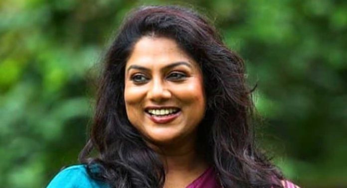 വിവരങ്ങൾ പുറത്തുവിടേണ്ടെന്ന് പറഞ്ഞില്ല ; റിപ്പോർട്ട് പൂർണമായും ശരിയാണ് – നടി രഞ്ജിനി വിവരങ്ങൾ പുറത്തുവിടേണ്ടെന്ന് പറഞ്ഞില്ല ; റിപ്പോർട്ട് പൂർണമായും ശരിയാണ് – നടി രഞ്ജിനി