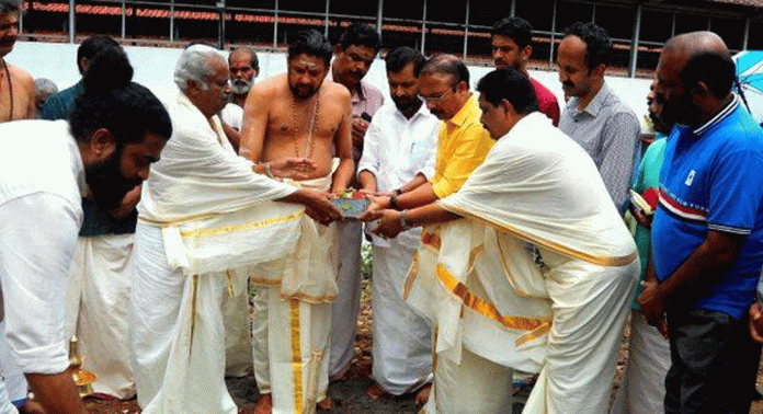 ശബരിമല ഭസ്മക്കുളത്തിനും കാനന ഗണപതി മണ്ഡപത്തിനും തറക്കല്ലിട്ടു ശബരിമല ഭസ്മക്കുളത്തിനും കാനന ഗണപതി മണ്ഡപത്തിനും തറക്കല്ലിട്ടു