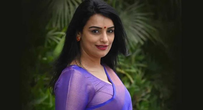 സിനിമയിൽ പവർഗ്രൂപ്പുണ്ടാകാം, അതിൽ സ്ത്രീകളുമുണ്ടാകാം, കോൺക്ലേവ് പ്രശ്നങ്ങൾക്കുള്ള പരിഹാരമല്ല ; സിനിമയിൽ പവർഗ്രൂപ്പുണ്ടാകാം, അതിൽ സ്ത്രീകളുമുണ്ടാകാം, കോൺക്ലേവ് പ്രശ്നങ്ങൾക്കുള്ള പരിഹാരമല്ല ;