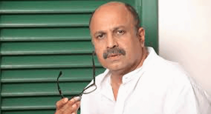 നടൻ സിദ്ദിക്കിനെതിരായ ബലാത്സംഗ പരാതിയിൽ പോലീസ് പരാതിക്കാരിയുടെ മൊഴിയെടുക്കുന്നു നടൻ സിദ്ദിക്കിനെതിരായ ബലാത്സംഗ പരാതിയിൽ പോലീസ് പരാതിക്കാരിയുടെ മൊഴിയെടുക്കുന്നു