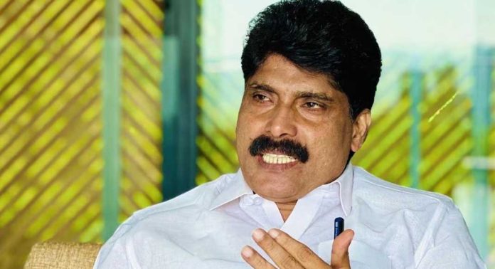 ഇപ്പോഴും ഇഎംഐ പിടിക്കുന്നു, സ്വകാര്യ ധനകാര്യ സ്ഥാപനങ്ങളെ സർക്കാർ നിയന്ത്രിക്കണം : ടി സിദ്ധിഖ് ഇപ്പോഴും ഇഎംഐ പിടിക്കുന്നു, സ്വകാര്യ ധനകാര്യ സ്ഥാപനങ്ങളെ സർക്കാർ നിയന്ത്രിക്കണം : ടി സിദ്ധിഖ്