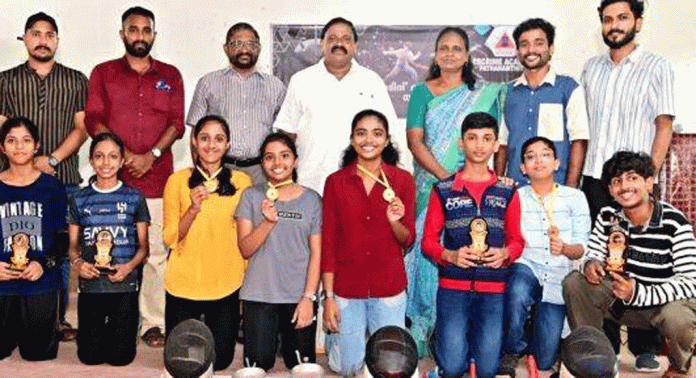 കേരള സബ് ജൂനിയർ ടീമിലേക്ക് സെലക്ഷൻ നേടിയ കായികതാരങ്ങളെ ആദരിച്ചു കേരള സബ് ജൂനിയർ ടീമിലേക്ക് സെലക്ഷൻ നേടിയ കായികതാരങ്ങളെ ആദരിച്ചു
