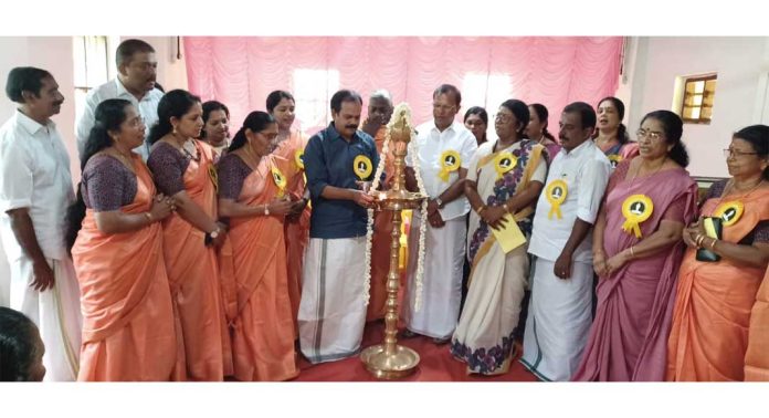ശ്രീനാരായണ വിജ്ഞാന സദസും സ്വീകരണ സമ്മേളനവും നടന്നു ശ്രീനാരായണ വിജ്ഞാന സദസും സ്വീകരണ സമ്മേളനവും നടന്നു