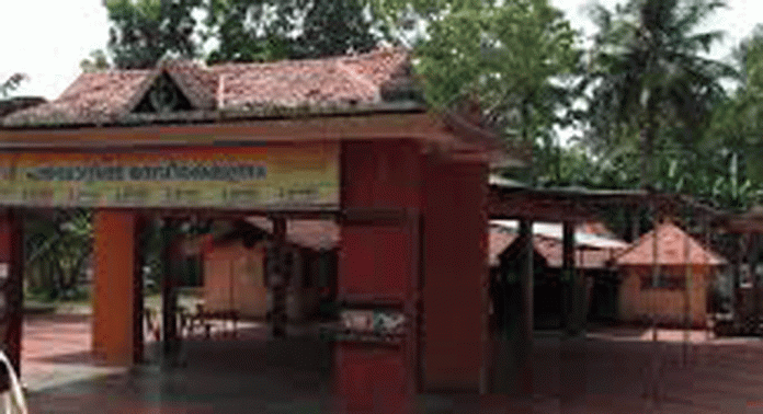 പഴയാറ്റിൽ ദേവീക്ഷേത്രത്തിൽ മുടിയെടുപ്പുത്സവം പഴയാറ്റിൽ ദേവീക്ഷേത്രത്തിൽ മുടിയെടുപ്പുത്സവം
