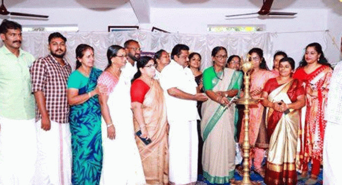 സംസ്ഥാന വനിതാ കമ്മിഷനും പെരിങ്ങര ഗ്രാമപഞ്ചായത്തും സംയുക്തമായി ബോധവത്കരണ സെമിനാർ സംഘടിപ്പിച്ചു സംസ്ഥാന വനിതാ കമ്മിഷനും പെരിങ്ങര ഗ്രാമപഞ്ചായത്തും സംയുക്തമായി ബോധവത്കരണ സെമിനാർ സംഘടിപ്പിച്ചു