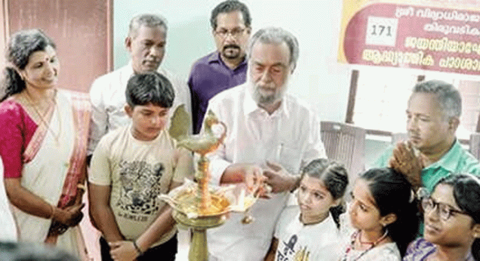 ഭഗവതിക്കും പടിഞ്ഞാറ് രണ്ടാംനമ്പർ ദേവിവിലാസം എൻ.എസ്.എസ്. കരയോഗം ചട്ടമ്പിസ്വാമി ജയന്തി ആഘോഷിച്ചു ഭഗവതിക്കും പടിഞ്ഞാറ് രണ്ടാംനമ്പർ ദേവിവിലാസം എൻ.എസ്.എസ്. കരയോഗം ചട്ടമ്പിസ്വാമി ജയന്തി ആഘോഷിച്ചു