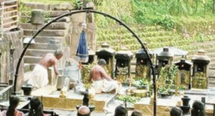 ബലിതർപ്പണത്തിന് തൃപ്പാറ ക്ഷേത്രം ഒരുങ്ങി ബലിതർപ്പണത്തിന് തൃപ്പാറ ക്ഷേത്രം ഒരുങ്ങി