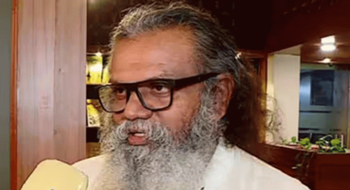ഹേമ കമ്മിറ്റി റിപ്പോർട്ട് പുറത്തുവിടുന്നതിനെതിരെ നിർമ്മാതാവ് സജിമോൻ പാറയിൽ ഡിവിഷൻ ബെഞ്ചിനെ സമീപിച്ചു ഹേമ കമ്മിറ്റി റിപ്പോർട്ട് പുറത്തുവിടുന്നതിനെതിരെ നിർമ്മാതാവ് സജിമോൻ പാറയിൽ ഡിവിഷൻ ബെഞ്ചിനെ സമീപിച്ചു