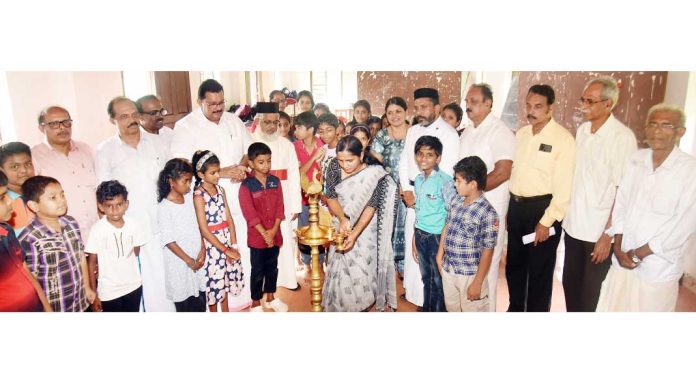 ലോക സമാധാനത്തിനായി വൈഎംസിഎ ദീപം തെളിയിച്ചു ലോക സമാധാനത്തിനായി വൈഎംസിഎ ദീപം തെളിയിച്ചു