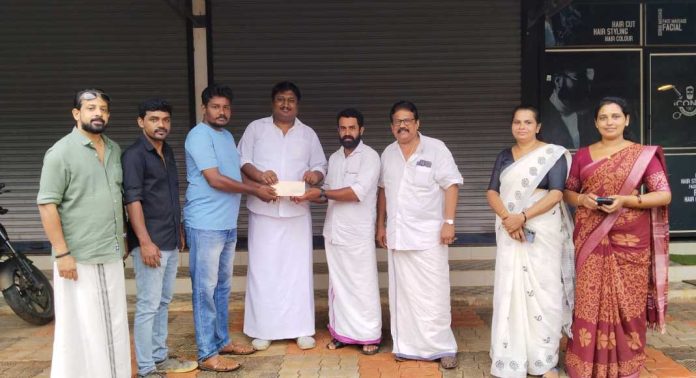 വയനാട്ടിൽ യൂത്ത് കോൺഗ്രസ് നിർമ്മിച്ചു നൽകുന്ന വീടുകളുടെ പദ്ധതിയിലേക്ക് ആനിക്കാട് മണ്ഡലം കമ്മിറ്റി ശേഖരിച്ച തുക കൈമാറി വയനാട്ടിൽ യൂത്ത് കോൺഗ്രസ് നിർമ്മിച്ചു നൽകുന്ന വീടുകളുടെ പദ്ധതിയിലേക്ക് ആനിക്കാട് മണ്ഡലം കമ്മിറ്റി ശേഖരിച്ച തുക കൈമാറി