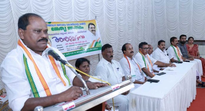 കോൺഗ്രസ് രാജ്യത്തിന്റെ ജനാധിപത്യ സംരക്ഷകർ ; പ്രൊഫ.സതീഷ് കൊച്ചുപറമ്പിൽ കോൺഗ്രസ് രാജ്യത്തിന്റെ ജനാധിപത്യ സംരക്ഷകർ ; പ്രൊഫ.സതീഷ് കൊച്ചുപറമ്പിൽ