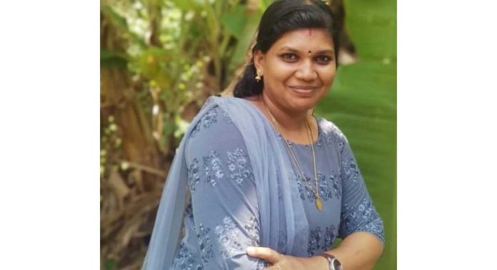 മികച്ച കൃഷി അസിസ്റ്റന്റിനുള്ള അവാർഡ് അരുവാപ്പുലം കൃഷി അസിസ്റ്റന്റ് ഓഫീസർക്ക് മികച്ച കൃഷി അസിസ്റ്റന്റിനുള്ള അവാർഡ് അരുവാപ്പുലം കൃഷി അസിസ്റ്റന്റ് ഓഫീസർക്ക്