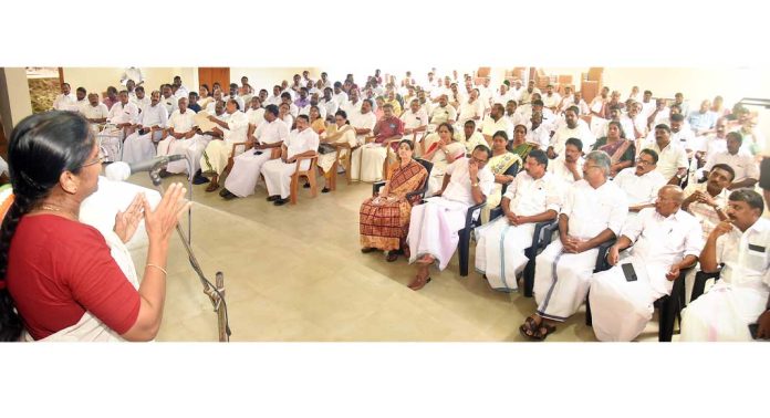ആറന്മുള നിയോജക മണ്ഡലത്തിലെ വികസന മുരടിപ്പിനെതിരെ പ്രക്ഷോഭത്തിന് കോൺഗ്രസ് ഒരുങ്ങുന്നു ആറന്മുള നിയോജക മണ്ഡലത്തിലെ വികസന മുരടിപ്പിനെതിരെ പ്രക്ഷോഭത്തിന് കോൺഗ്രസ് ഒരുങ്ങുന്നു