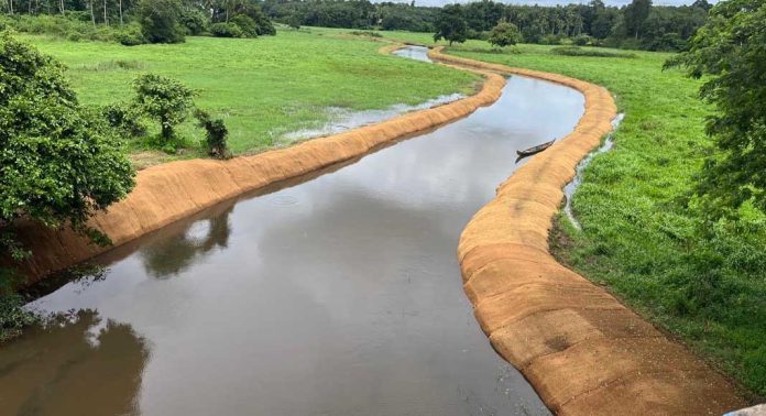 കയറും തൊഴിലും കയര്ഭൂവസ്ത്രവിതാനത്തില് പത്തനംതിട്ട മുന്നിലേക്ക് കയറും തൊഴിലും കയര്ഭൂവസ്ത്രവിതാനത്തില് പത്തനംതിട്ട മുന്നിലേക്ക്
