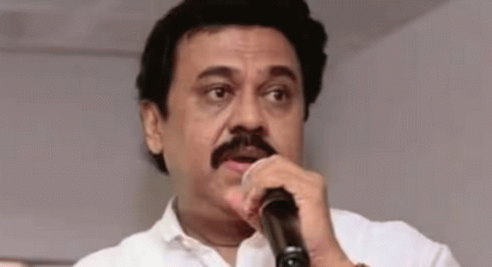 ഹേമ കമ്മിറ്റി റിപ്പോര്ട്ടിനെ ലഘൂകരിച്ച് കാണരുതെന്ന് സംവിധായകന് വിനയന് ഹേമ കമ്മിറ്റി റിപ്പോര്ട്ടിനെ ലഘൂകരിച്ച് കാണരുതെന്ന് സംവിധായകന് വിനയന്