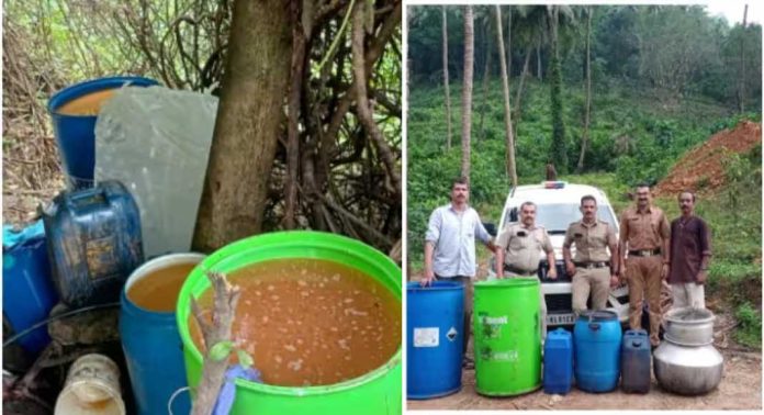 ഓണം ലക്ഷ്യമിട്ട് വ്യാജ ചാരായ നിർമാണം തകൃതി ; കട്ടിപ്പാറയിൽ പിടികൂടിയത് 550 ലിറ്റർ വാഷും 50 ലിറ്റർ ചാരായവും ഓണം ലക്ഷ്യമിട്ട് വ്യാജ ചാരായ നിർമാണം തകൃതി ; കട്ടിപ്പാറയിൽ പിടികൂടിയത് 550 ലിറ്റർ വാഷും 50 ലിറ്റർ ചാരായവും