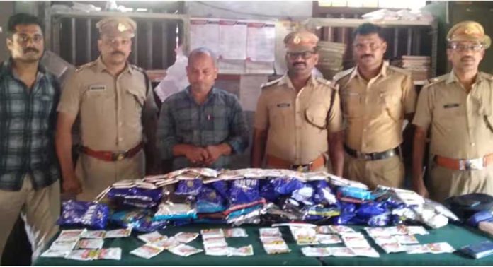 മാവേലിക്കര എക്സൈസ് റേഞ്ച് സംഘം നടത്തിയ റെയ്ഡിൽ 30 കിലോയോളം നിരോധിത പുകയില ഉൽപ്പന്നങ്ങൾ പിടികൂടി മാവേലിക്കര എക്സൈസ് റേഞ്ച് സംഘം നടത്തിയ റെയ്ഡിൽ 30 കിലോയോളം നിരോധിത പുകയില ഉൽപ്പന്നങ്ങൾ പിടികൂടി