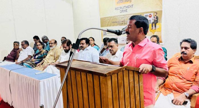 റാന്നി സെൻ്റ് തോമസ് കോളേജിൽ ആരംഭിച്ച വിജ്ഞാന പത്തനംതിട്ട മെഗാ തൊഴിൽമേള ഞായറാഴ്ചയും തുടരും റാന്നി സെൻ്റ് തോമസ് കോളേജിൽ ആരംഭിച്ച വിജ്ഞാന പത്തനംതിട്ട മെഗാ തൊഴിൽമേള ഞായറാഴ്ചയും തുടരും