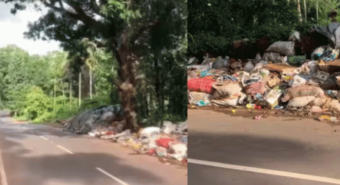 മാലിന്യം തള്ളുന്നതിനെതിരായ മുന്നറിയിപ്പ് ബോർഡിന് മുന്നിൽ മാലിന്യ കൂമ്പാരം തീർത്ത് ഹരിത കർമ്മ സേന മാലിന്യം തള്ളുന്നതിനെതിരായ മുന്നറിയിപ്പ് ബോർഡിന് മുന്നിൽ മാലിന്യ കൂമ്പാരം തീർത്ത് ഹരിത കർമ്മ സേന
