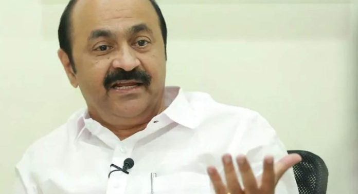 സിബിഐ അന്വേഷണത്തിന് ഉത്തരവിട്ട് മുഖ്യമന്ത്രി രാജിവെക്കണം : വി ഡി സതീശന് സിബിഐ അന്വേഷണത്തിന് ഉത്തരവിട്ട് മുഖ്യമന്ത്രി രാജിവെക്കണം : വി ഡി സതീശന്