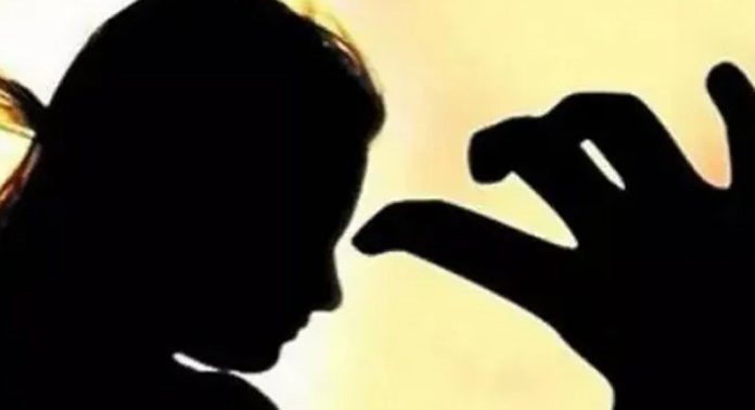 കൊൽക്കത്തയിൽ പതിമൂന്നുകാരിയെ പീഡിപ്പിച്ച ലാബ് ജീവനക്കാരൻ പിടിയിൽ കൊൽക്കത്തയിൽ പതിമൂന്നുകാരിയെ പീഡിപ്പിച്ച ലാബ് ജീവനക്കാരൻ പിടിയിൽ