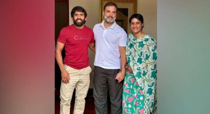 ഗുസ്തി താരങ്ങളുമായി കൂടിക്കാഴ്ച നടത്തി രാഹുല് ഗാന്ധി ഗുസ്തി താരങ്ങളുമായി കൂടിക്കാഴ്ച നടത്തി രാഹുല് ഗാന്ധി