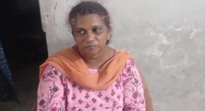 ജയിലില് കിടക്കുന്ന മകന് നല്കാന് കഞ്ചാവുമായി അമ്മ ; കൈയോടെ പൊക്കി എക്സൈസ് ജയിലില് കിടക്കുന്ന മകന് നല്കാന് കഞ്ചാവുമായി അമ്മ ; കൈയോടെ പൊക്കി എക്സൈസ്