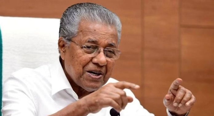 സ്വർണക്കടത്തും ഹവാല പണമിടപാടും നടത്തുന്നത് രാജ്യദ്രോഹ പ്രവർത്തനത്തിനെന്ന് മുഖ്യമന്ത്രി സ്വർണക്കടത്തും ഹവാല പണമിടപാടും നടത്തുന്നത് രാജ്യദ്രോഹ പ്രവർത്തനത്തിനെന്ന് മുഖ്യമന്ത്രി