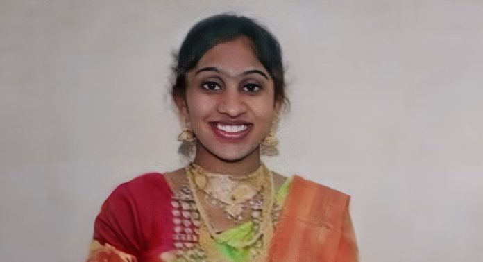 യുവതിയെ വിഷം നൽകി കൊന്നു ; ഭർത്താവ് ഉൾപ്പെടെ 4 പേർ പിടിയിൽ യുവതിയെ വിഷം നൽകി കൊന്നു ; ഭർത്താവ് ഉൾപ്പെടെ 4 പേർ പിടിയിൽ