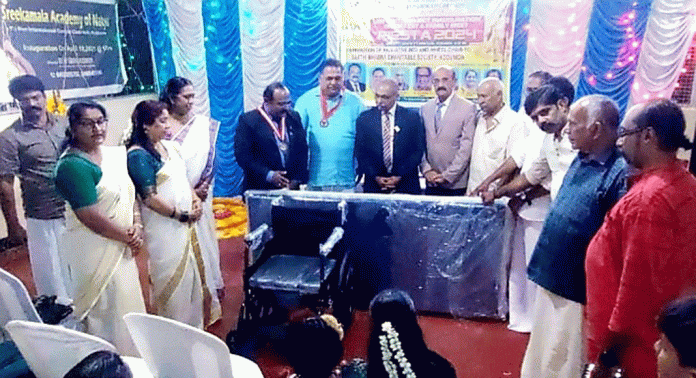 കൊടുമൺ വൈസ് മെൻ ക്ലബ് ശക്തിഭദ്ര പാലിയേറ്റീവ് കെയറിന് കിടപ്പ് രോഗികൾക്കുള്ള ഉപകരണങ്ങൾ നൽകി കൊടുമൺ വൈസ് മെൻ ക്ലബ് ശക്തിഭദ്ര പാലിയേറ്റീവ് കെയറിന് കിടപ്പ് രോഗികൾക്കുള്ള ഉപകരണങ്ങൾ നൽകി