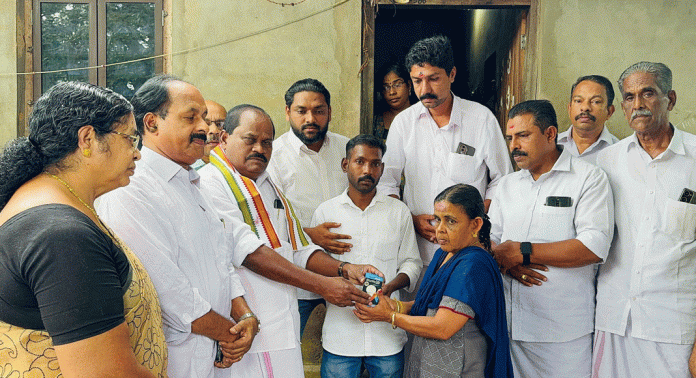 യൂത്ത് കോണ്ഗ്രസ് പ്രവര്ത്തകര് സാധാരണക്കാര്ക്കായി ചെയ്തു വരുന്ന യൂത്ത് കെയര് പ്രവര്ത്തനങ്ങള് മാതൃകാപരം ; ഡി.സി.സി പ്രസിഡന്റ് പ്രൊഫ.സതീഷ് കൊച്ചുപറമ്പില് യൂത്ത് കോണ്ഗ്രസ് പ്രവര്ത്തകര് സാധാരണക്കാര്ക്കായി ചെയ്തു വരുന്ന യൂത്ത് കെയര് പ്രവര്ത്തനങ്ങള് മാതൃകാപരം ; ഡി.സി.സി പ്രസിഡന്റ് പ്രൊഫ.സതീഷ് കൊച്ചുപറമ്പില്