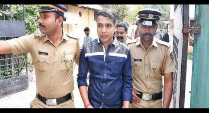 പൾസർ സുനി സ്ഥിരം കുറ്റവാളിയെന്ന് പോലീസിന്റെ റിപ്പോർട്ട് പൾസർ സുനി സ്ഥിരം കുറ്റവാളിയെന്ന് പോലീസിന്റെ റിപ്പോർട്ട്