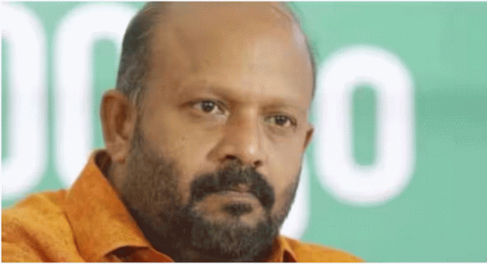 പൂരം കലക്കിയതിന് പിന്നിൽ രാഷ്ട്രീയ ഗൂഢാലോചനയുണ്ടെന്ന് സിപിഐ നേതാവ് വി.എസ് സുനിൽ കുമാർ പൂരം കലക്കിയതിന് പിന്നിൽ രാഷ്ട്രീയ ഗൂഢാലോചനയുണ്ടെന്ന് സിപിഐ നേതാവ് വി.എസ് സുനിൽ കുമാർ