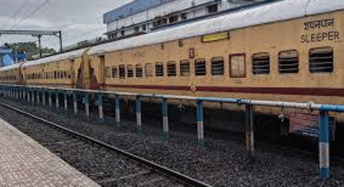 വേണാട് എക്സ്പ്രസിന് കൂടുതല് കോച്ച് അനുവദിക്കണം ; റെയില്വേ ബോര്ഡ് ചെയര്മാന് കത്തയച്ച് മന്ത്രി വി. അബ്ദുറഹിമാന് വേണാട് എക്സ്പ്രസിന് കൂടുതല് കോച്ച് അനുവദിക്കണം ; റെയില്വേ ബോര്ഡ് ചെയര്മാന് കത്തയച്ച് മന്ത്രി വി. അബ്ദുറഹിമാന്
