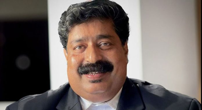നടിയെ പീഡിപ്പിച്ച കേസ് : അഡ്വ. വി.എസ് ചന്ദ്രശേഖരൻ ചോദ്യം ചെയ്യലിനെത്തി നടിയെ പീഡിപ്പിച്ച കേസ് : അഡ്വ. വി.എസ് ചന്ദ്രശേഖരൻ ചോദ്യം ചെയ്യലിനെത്തി