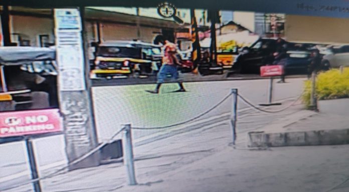 തിരുവനന്തപുരത്ത് രണ്ടിടങ്ങളിലായി വഴിയാത്രക്കാര്ക്ക് കുത്തേറ്റു ; ഒരാളുടെ നില ഗുരുതരം തിരുവനന്തപുരത്ത് രണ്ടിടങ്ങളിലായി വഴിയാത്രക്കാര്ക്ക് കുത്തേറ്റു ; ഒരാളുടെ നില ഗുരുതരം