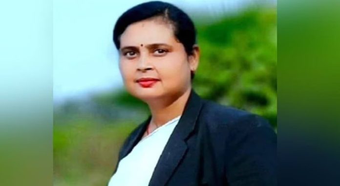 ജാമ്യാപേക്ഷ എതിര്ത്തതിന് അഭിഭാഷകയെ കൊന്നു ; അഭിഭാഷകരടക്കം 6 പേര് പിടിയില് ജാമ്യാപേക്ഷ എതിര്ത്തതിന് അഭിഭാഷകയെ കൊന്നു ; അഭിഭാഷകരടക്കം 6 പേര് പിടിയില്