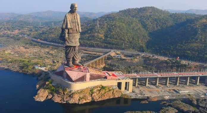 സ്റ്റാച്യു ഓഫ് യൂണിറ്റി’ പ്രതിമയ്ക്ക് വിള്ളലെന്ന് പോസ്റ്റ് ; കേസെടുത്ത് പോലീസ് സ്റ്റാച്യു ഓഫ് യൂണിറ്റി’ പ്രതിമയ്ക്ക് വിള്ളലെന്ന് പോസ്റ്റ് ; കേസെടുത്ത് പോലീസ്