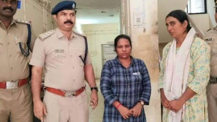 ആധാര്കാര്ഡ് ക്രിമിനലുകള് ദുരുപയോഗം ചെയ്യുന്നു ; ഭയപ്പെടുത്തി 49 ലക്ഷം രൂപ കവര്ന്നു; രണ്ടു യുവതികള് പിടിയില് ആധാര്കാര്ഡ് ക്രിമിനലുകള് ദുരുപയോഗം ചെയ്യുന്നു ; ഭയപ്പെടുത്തി 49 ലക്ഷം രൂപ കവര്ന്നു; രണ്ടു യുവതികള് പിടിയില്